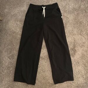 Vuori women Black Sweatpants with White Drawstring